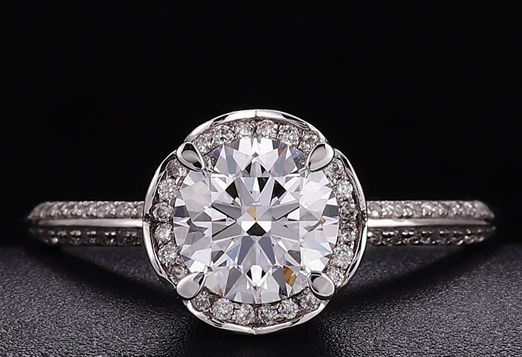 18K Gold Lab-Grown Diamond Ring