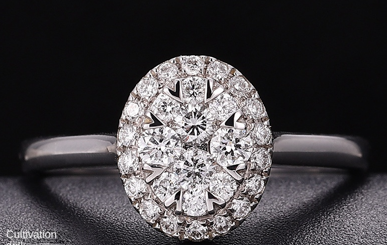18K Gold Lab-Grown Diamond Ring